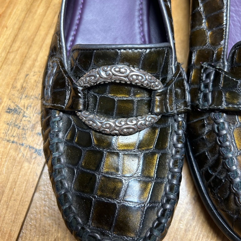 Brighton Medley mock croc leather embossed loafer. Size 8.5. EUC. Iridescent - Picture 2 of 10